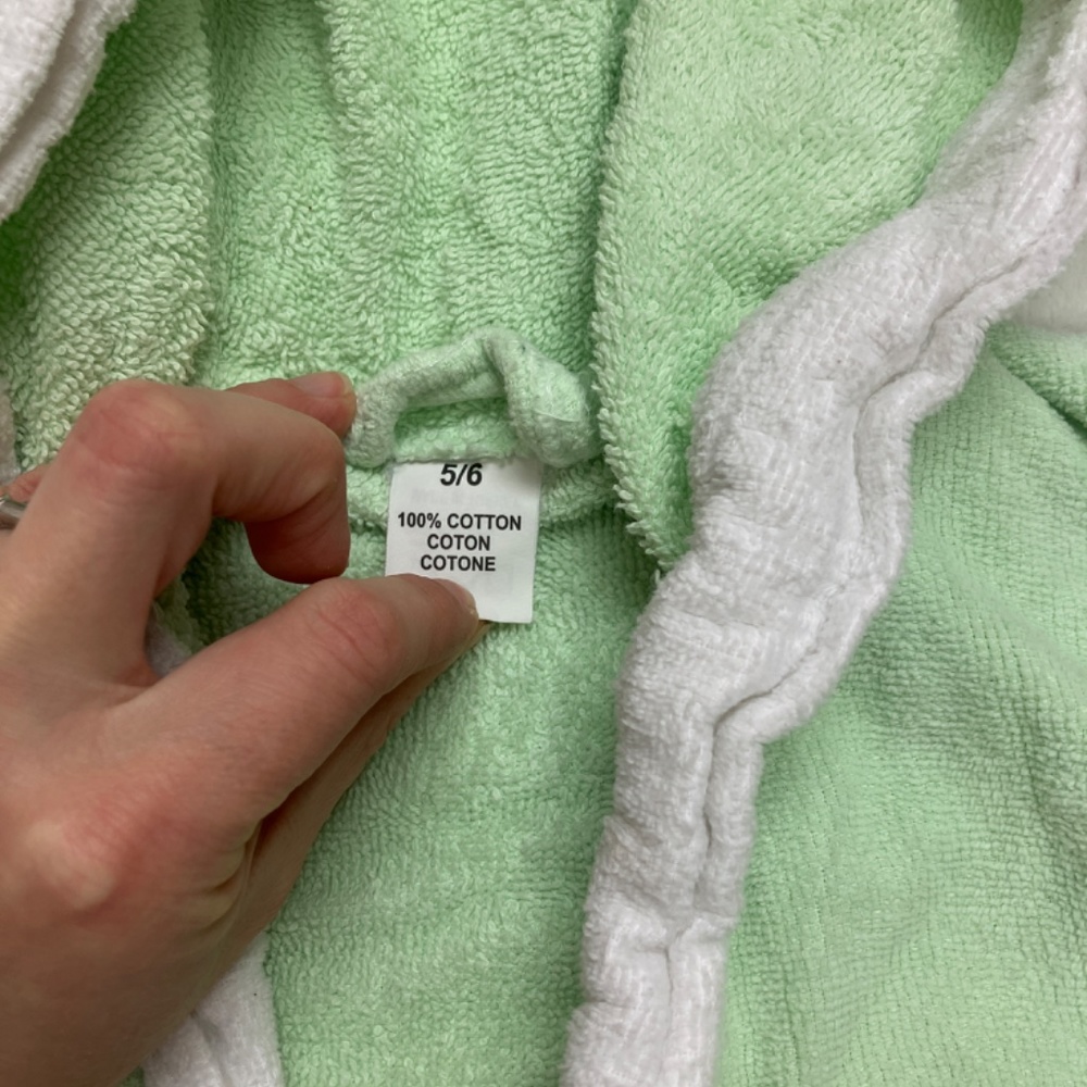 Kids Robe size 5/6 - Picture 3 of 3